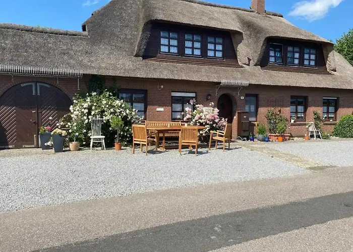 Captains Lounge * Poppenbull